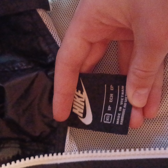 Nike rainjacket - Picture 2 of 2